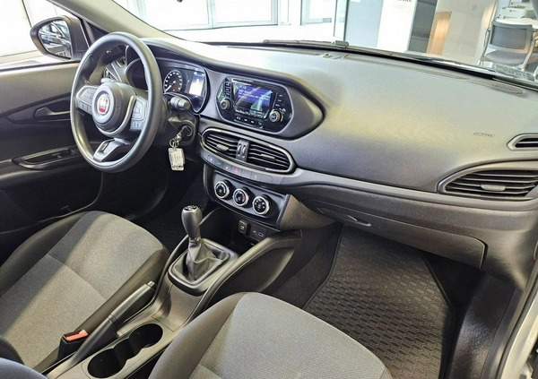 Fiat Tipo cena 48900 przebieg: 57897, rok produkcji 2021 z Garwolin małe 562